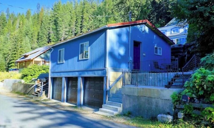 Wallace House | Lil-Ski-Bike-Hike-Shack!nn