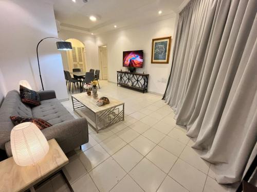 Hera Street Apartment | Lily 4 Apartment and Penthouse