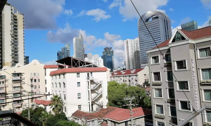 Jing'an Apartment | Lilys home Jingan Temple