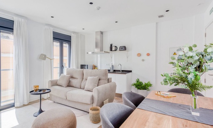 Perchel Sur Apartment | Limehome Málaga Calle Ancha del Carmen