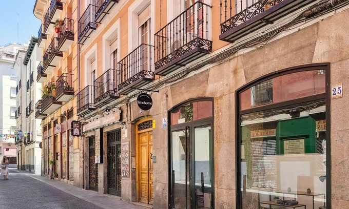 Embajadores Apartment | Limehome Madrid Calle de Santa Ana