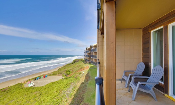 Lincoln Beach Condo | Lincoln City Vacation Rental w/Pool & Ocean Views