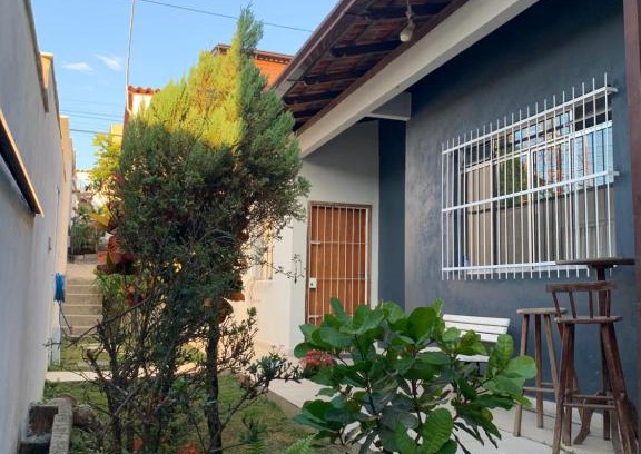 Castelandia House | Linda casa próx.praias e centro Jacaraípe