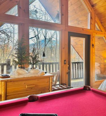 Wears Valley House | Little Pine Lodge a Smokies Hideaway - 1 mi to GSMNP - King Suite & Loft, Fireplace, Hot Tub & BEARS!