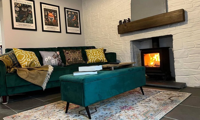 Llansteffan House | Llansteffan - Pet Friendly 2-Bed House, Sleeps 4