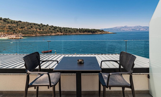 Sarande Hotel | Lluka Sea Side