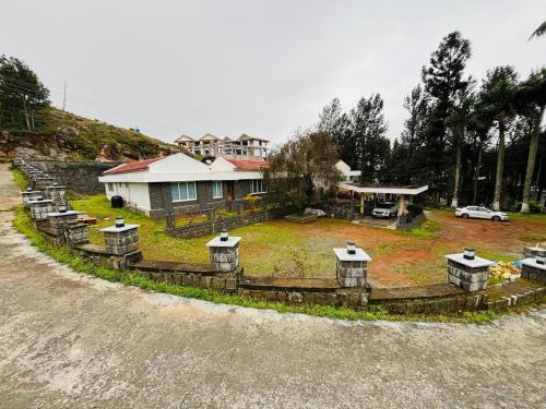 Yercaud Hotel | LMS Richmount Natural Resort & Spa