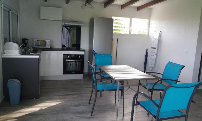 Douville Apartment | Locakaz