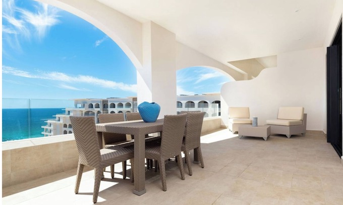 El Zacatal Resort | Located in the corridor between cabo and San Jose