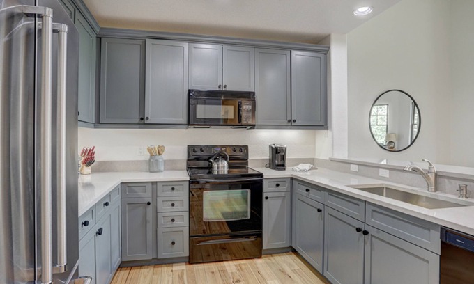 Avon Apartment | Lodge at Brookside