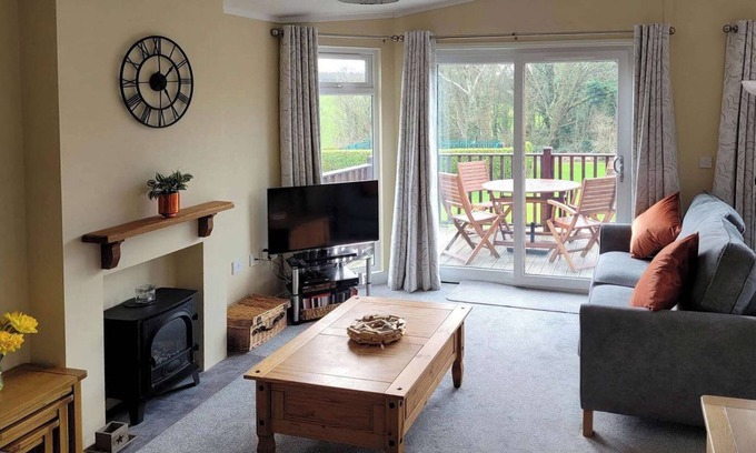 Tintagel Ski Chalet | Lodge with one master double with ensuite and one twin.