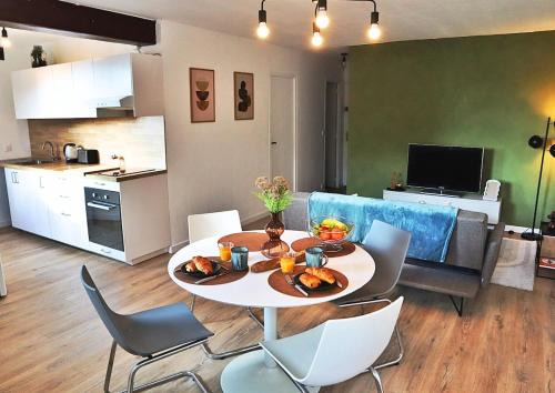Corbeil-Essonnes Apartment | Loft Bord de Seine - Calme, Vue dégagée & Parking