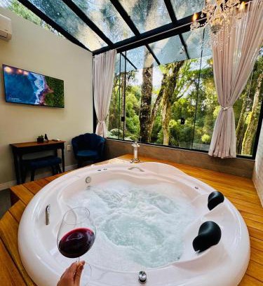 Carniel House | Loft com Piscina Privativa