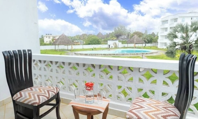 Malindi Apartment | Loft Serene Pool Beach Apartment