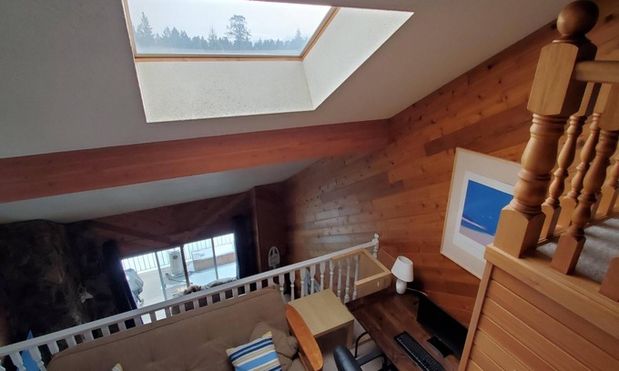 East Kootenay House | Lofted Akiskinook end unit- Private gated community with Pool/HotTub/Sauna/Beach