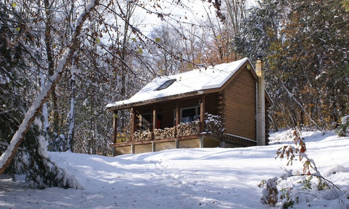 Chester Cabin | Log Cabin - Cozy, Quaint & Scenic and Ready for Your Enjoyment!