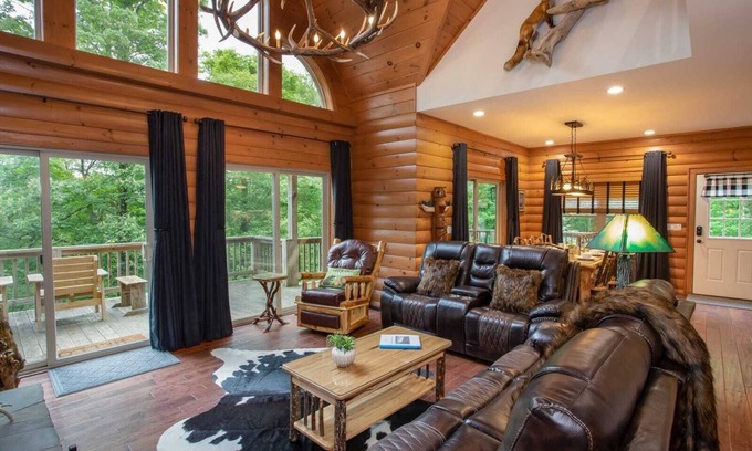 Linville Ridge Cabin | Log-Style Getaway in the Woods