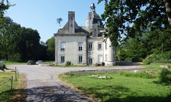 Montauban-de-Bretagne Apartment | Logement Dans Château en Campagne