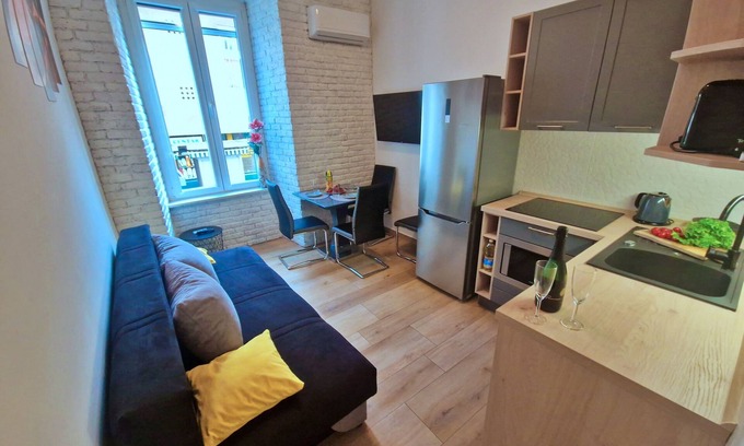 Rijeka Apartment | Lola's Place