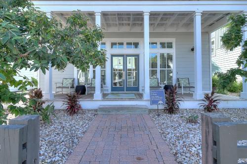 Cinnamon Shore House | Lollygag 107 ST