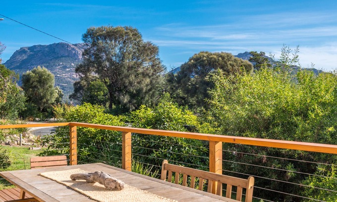 Coles Bay House | Loma Talo