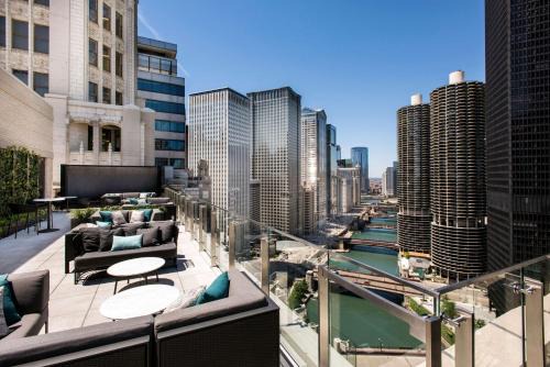 Downtown Chicago Hotel | LondonHouse Chicago, Curio Collection by Hilton