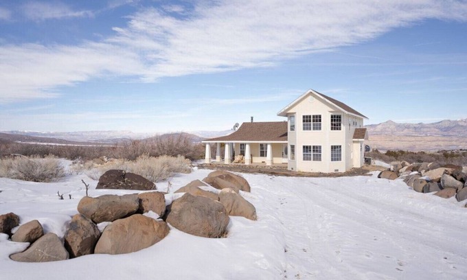Mesa Ski Chalet | Lone Eagle Cabin