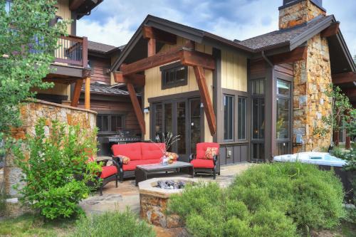 Fairmount On The River House | Lone Star Lodge Townhouse