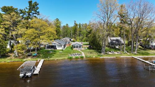 Oscoda House | Loon Lodge - Lakefront With Private Dock!