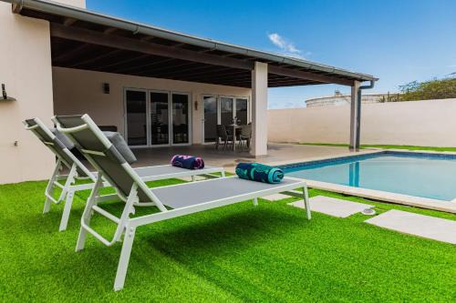 San Nicolas Zuid House | Lord's Suites