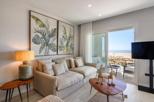 Ayamonte Apartment | Los Camaleones by Ĥ - Playa de los Haraganes HLHC1203P17