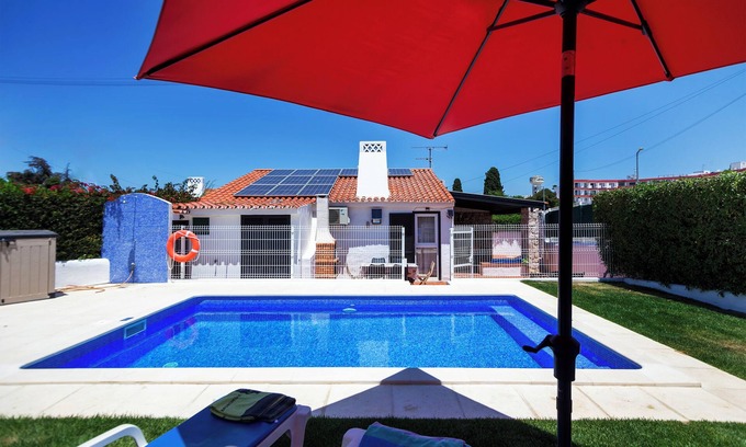 Areias de Sao Joao Villa | LOTUS VILLA, PRAIA DA OURA - ALBUFEIRA.