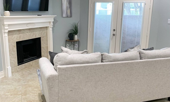 Westchase Condo | Lovely 1bed/1bath condo near Westheimer