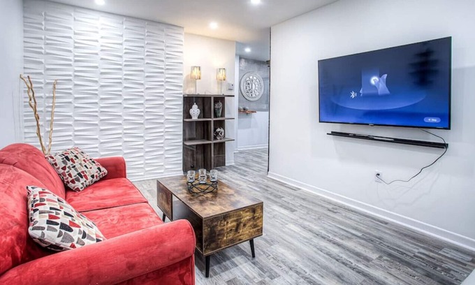 Mercier-Hochelaga-Maisonneuve Condo | Lovely 1BR condo with Parking
