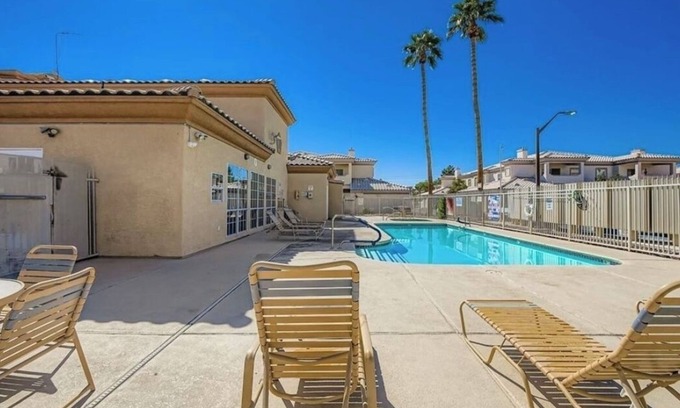 Las Vegas Condo | Lovely 2-bedroom 2 -bath cozy, quiet and secure condo