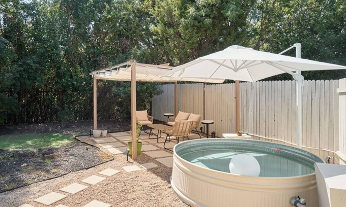Galindo House | Lovely 3br hot tub+ cold plunge