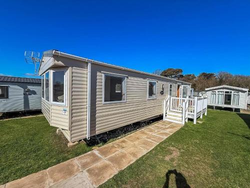 Kessingland Other | Lovely 4 Berth Caravan With Decking To The Side At Kessingland Beach Ref 90039Bc