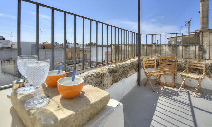 Parabita Apartment | Lovely 70s Style Patio and Terrace