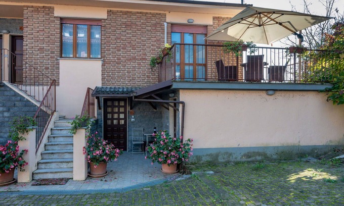 Castagnole Monferrato Apartment | Lovely apartment for 5 people with WIFI, A/C, TV and terrace