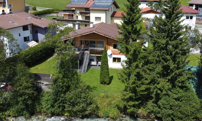Obernberg am Brenner Apartment | Lovely apartment for 4 people with WIFI, TV and terrace