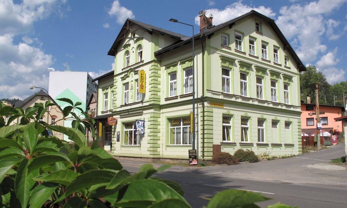 Tanvald Apartment | Lovely apartment for 12 guests with WIFI, TV and pets allowed
