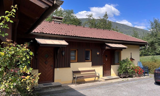 Treffen Villa | Lovely apartment in villa for 4 people with WIFI, TV, terrace and pets allowed