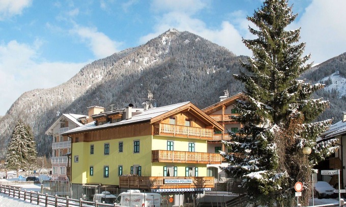 San Giovanni di Fassa Apartment | Lovely apartment for 9 guests with WIFI, TV, balcony, pets allowed and parking