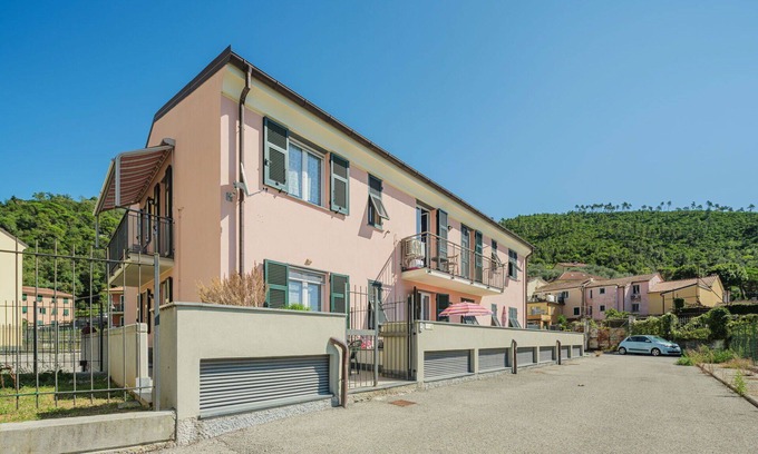 Sestri Levante Apartment | Lovely apartment for 5 people with A/C, WIFI, TV, patio and pets allowed