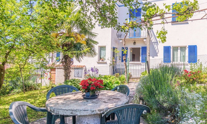 Gera Lario Apartment | Lovely apartment for 4 guests with WIFI, TV, balcony and pets allowed