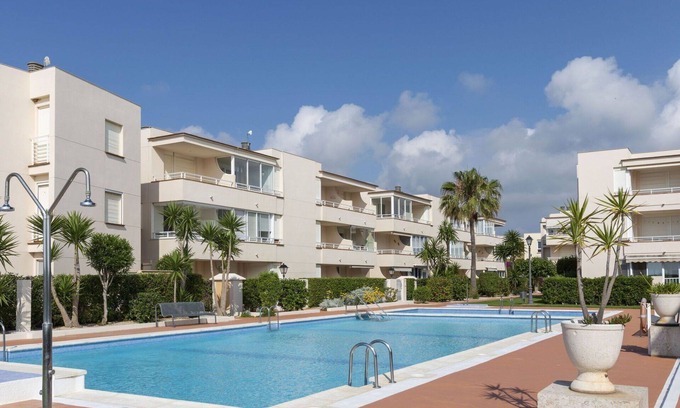 Vinaros Apartment | Lovely apartment for 2 people with pool, A/C, WIFI and TV