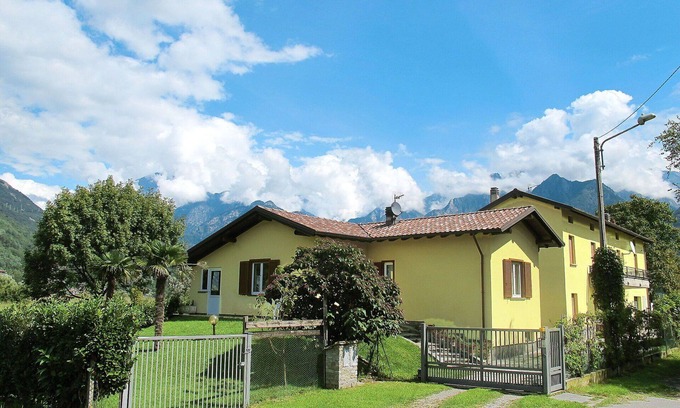 Sorico Apartment | Lovely apartment for 4 guests with WIFI, TV, patio and pets allowed