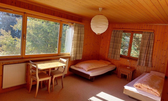Luzein Apartment | Lovely apartment for 6 guests with WIFI, TV and balcony