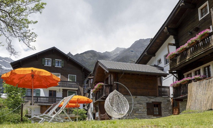 Macugnaga Apartment | Lovely apartment for 6 people with TV, pets allowed and panoramic view