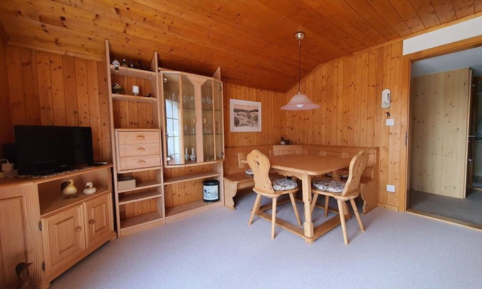Valbella Apartment | Lovely apartment for 5 people with WIFI, TV, balcony and pets allowed